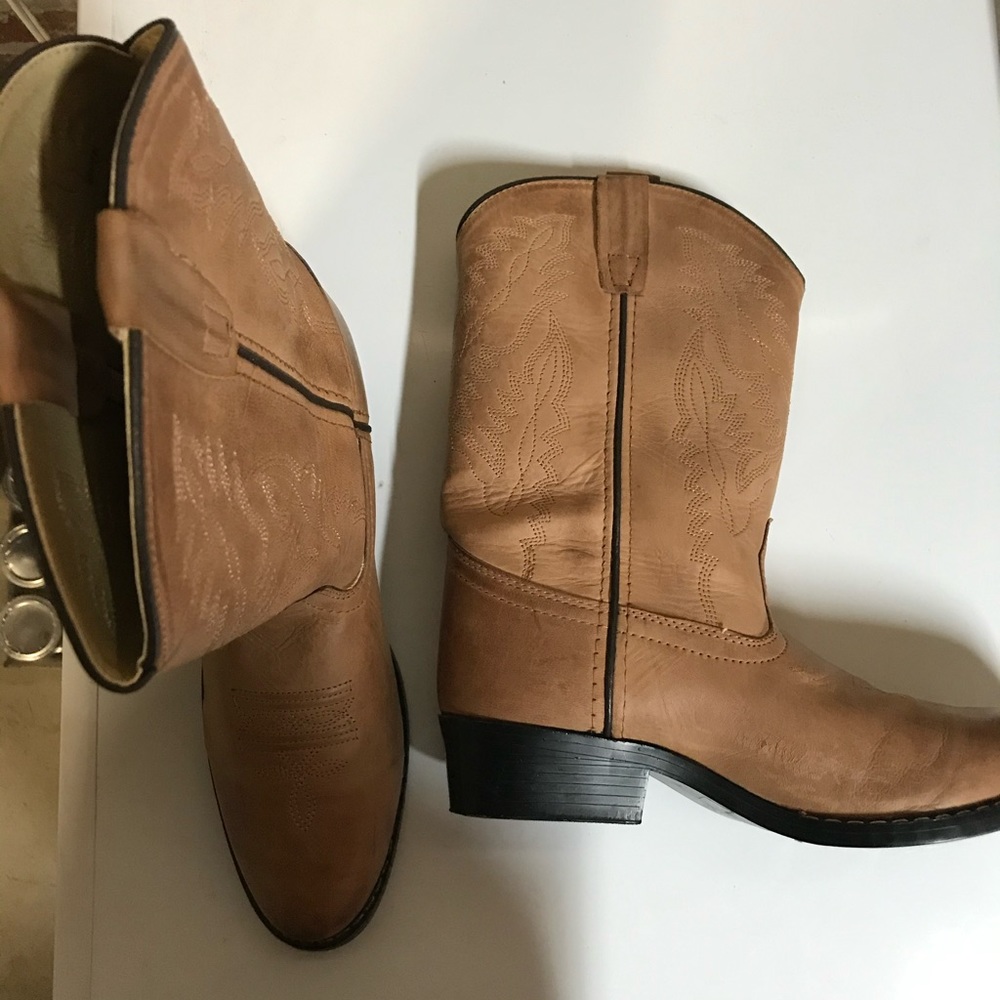 Kids Cowboy boots size 7D